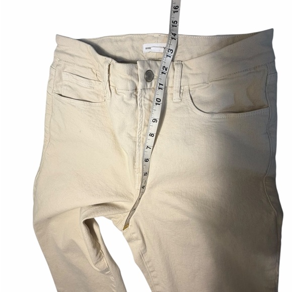 Good American 90s Icon Straight Leg Jeans Bone Cream Size 10 Neutral Denim - Picture 9 of 10